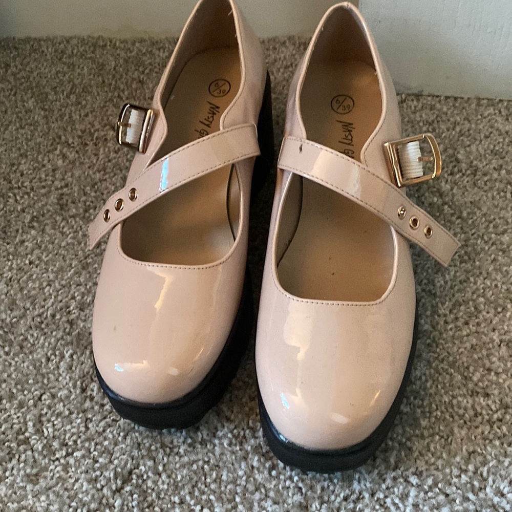 Platform buckle loafers tan worn once size 8